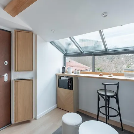 Le Petit Canut - T1 Sous Les Toits Avec Vue *